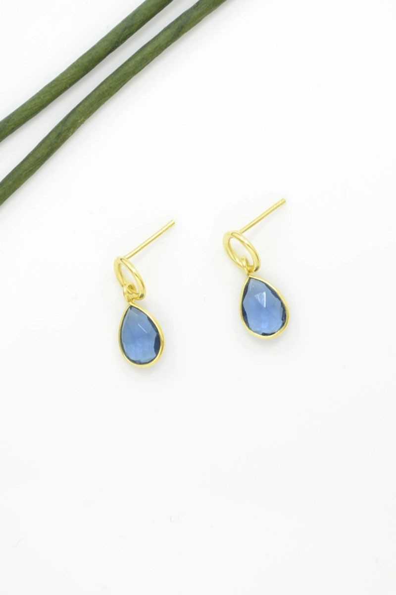 Schmuckoo - Pendientes Circle Post De Plata Chapada En Oro 925 - Iolita Azul - Joyeria - Schmuckoo